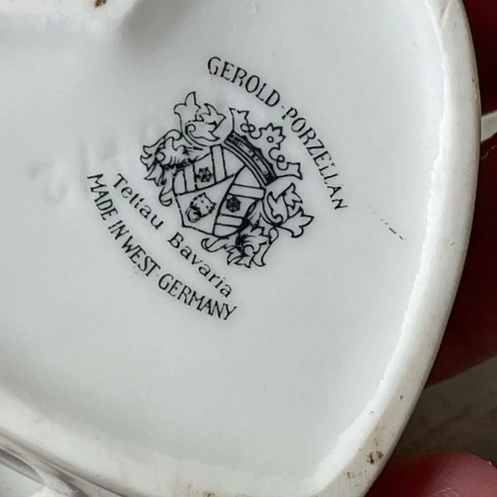 Vintage Gerold Porzellan Heart shaped trinket box Tettau, Bavaria, West Germany